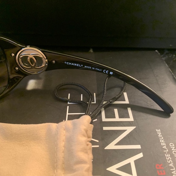 AUTHENTIC CHANEL SUNGLASSES - Picture 6 of 12